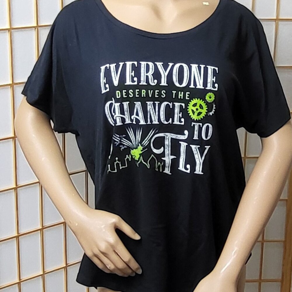 Wicked "Everyone Deserves the Chance to Fly" ladies t-shirt EUC size XXL